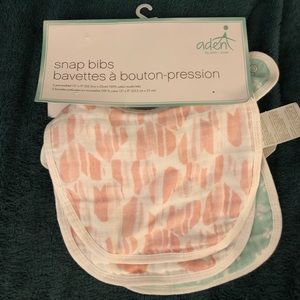 Aden and anais snap bibs NWT